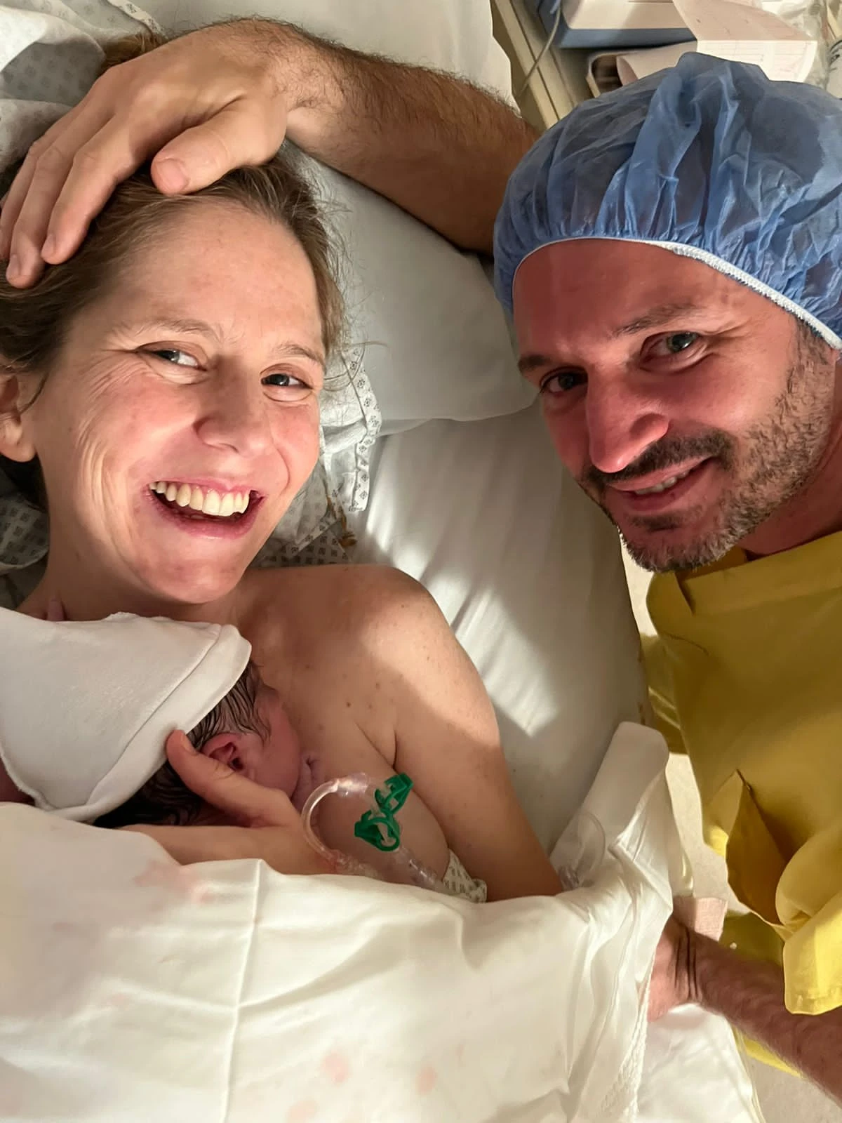 Rochi Sporleder con su hija y su esposo, Santi