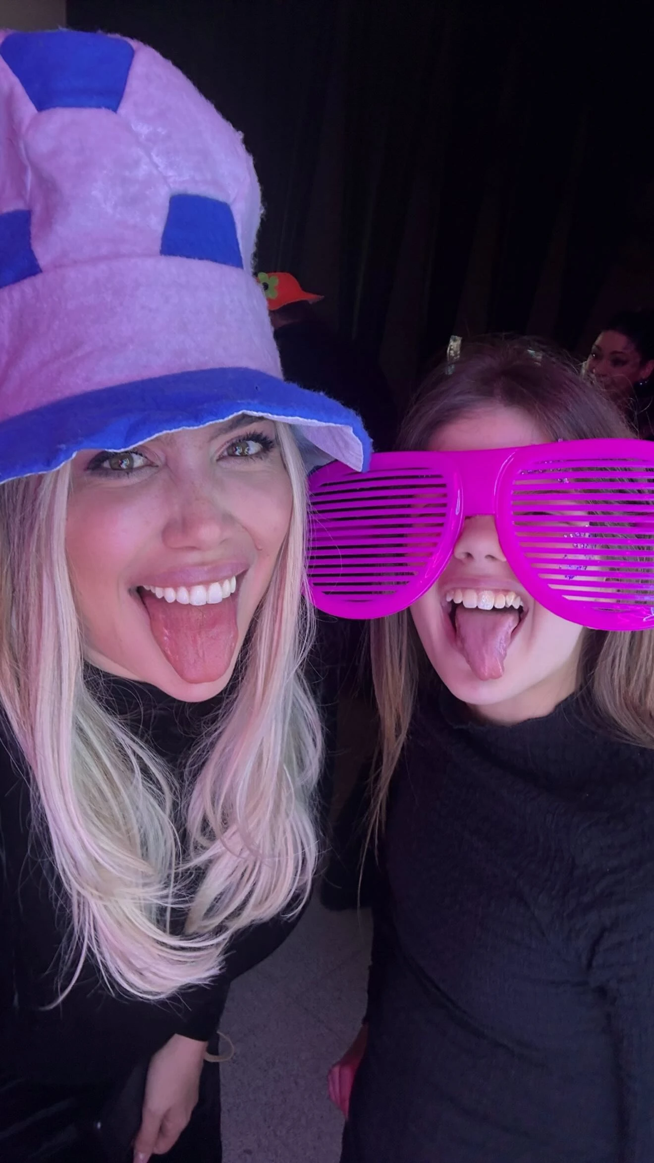 Wanda Nara fue a la fiesta de 15 de la sobrina de Mauro Icardi junto a sus hijas y se mostró muy cercana al clan