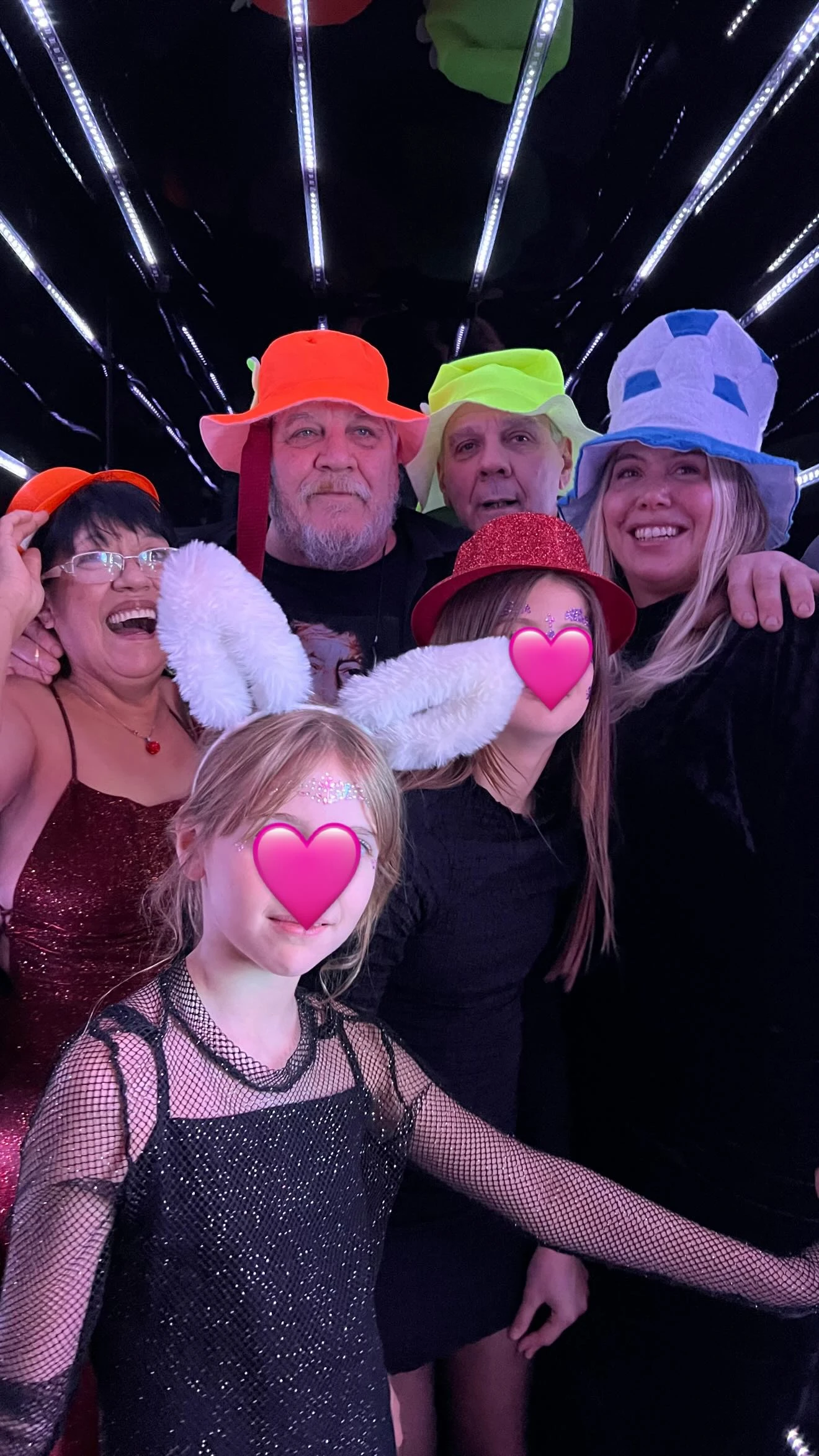 Wanda fue con sus hijas a los 15 de Zaira Icardi