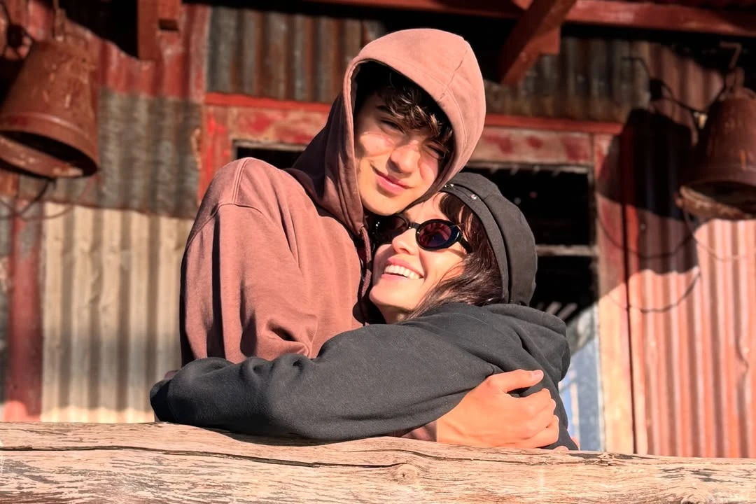 Brenda Gandini con su hijo Eloy, que está cumpliendo 14 años