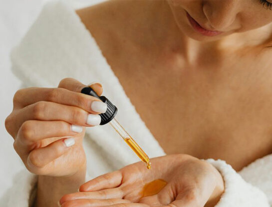 El mejor truco de un dermatólogo para hidratar el pelo, con un ingrediente que tenés en casa y que funciona de verdad