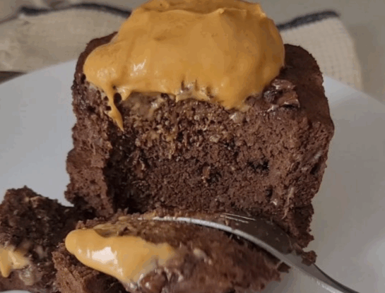Brownie express: la receta saludable con 3 ingredientes que se hace en 3 minutos