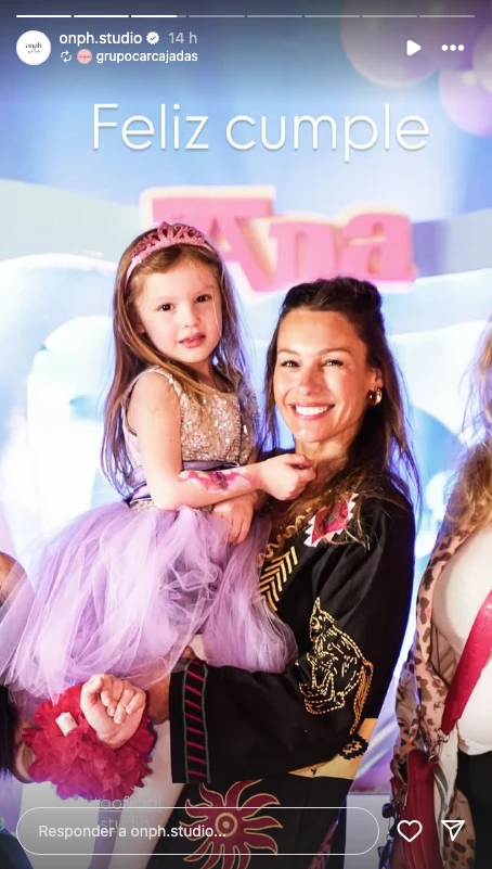 El look boho chic de Pampita en el cumple de Anita