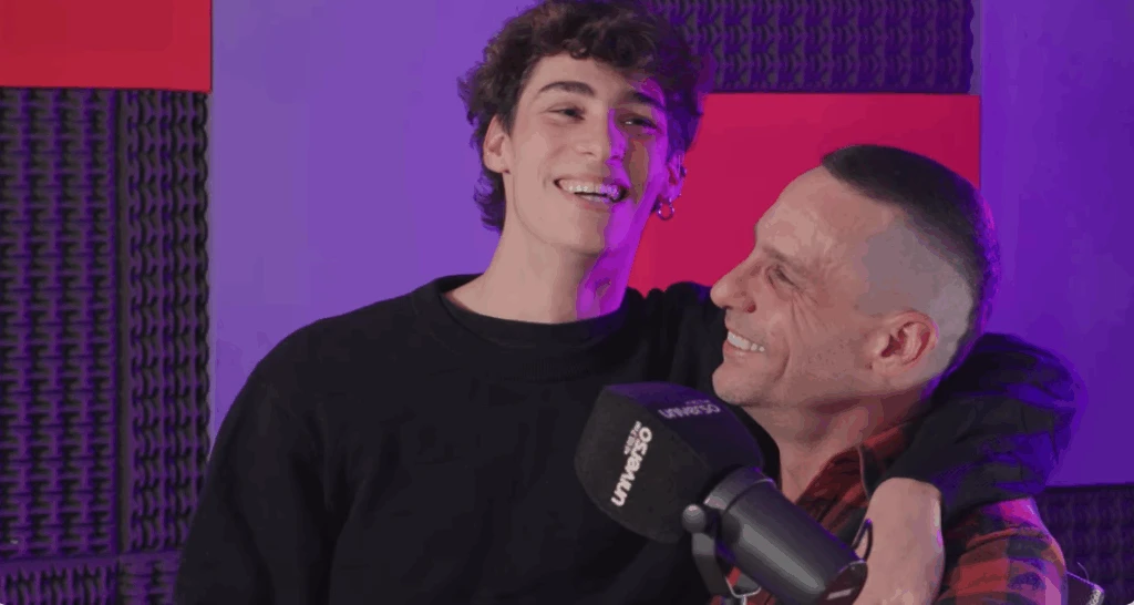 Gonzalo Valenzuela y su hijo Silvestre en el podcast donde hablaron de la epilepsia.