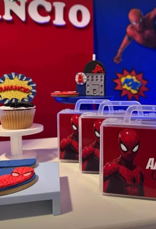 El cumpleaños de Amancio junto a Benjamín Vicuña.