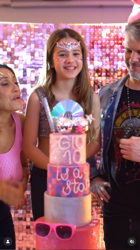 Fernanda Callejón celebró los 10 años de su hija Giovanna con una fiesta al estilo 2000