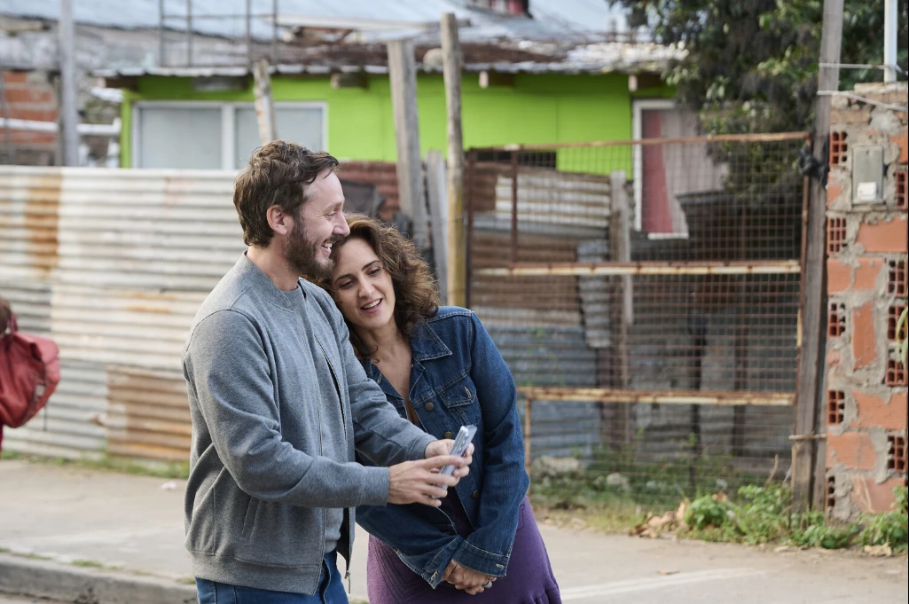 Vicuña y Julieta Díaz en "Corazón delator"