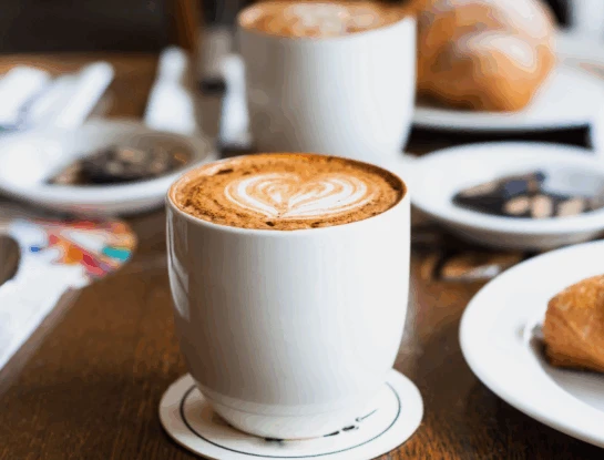 Cuánto cuesta tomar un café en los locales de Damián Betular, Maru Botana, Germán Martitegui, Narda Lepes y Ximena Sáenz