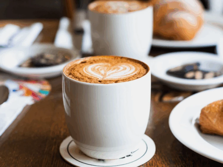 Cuánto cuesta tomar un café en los locales de Damián Betular, Maru Botana, Germán Martitegui, Narda Lepes y Ximena Sáenz