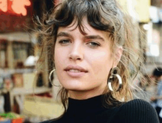 Curly bangs: los rulos están de moda también en el flequillo