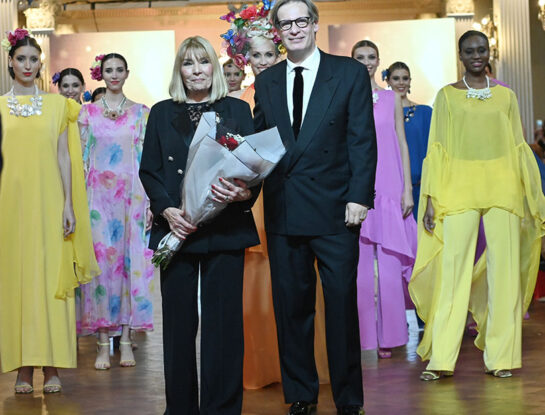 Argentina Fashion Week: Adriana Costantini celebró 40 años en la moda argentina con un desfile y nueva fragancia