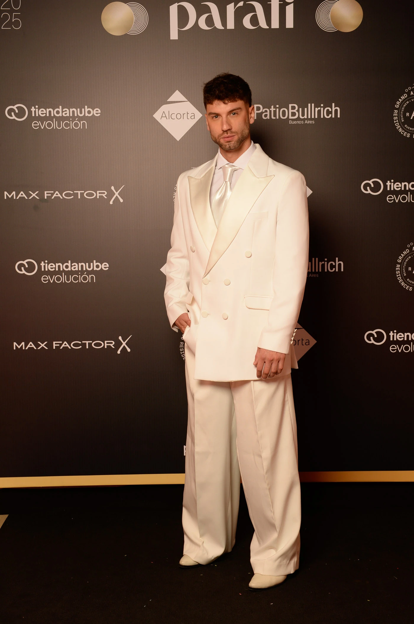 Tato Algorta, ganador de GH, con look Pucheta Paz