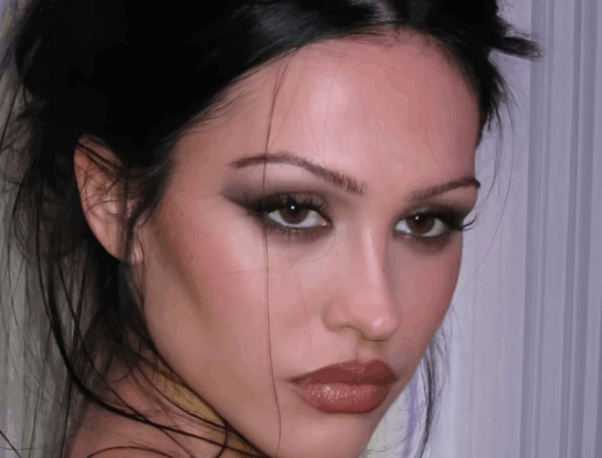 "Dark feminine makeup": el maquillaje de sombras oscuras que es tendencia
