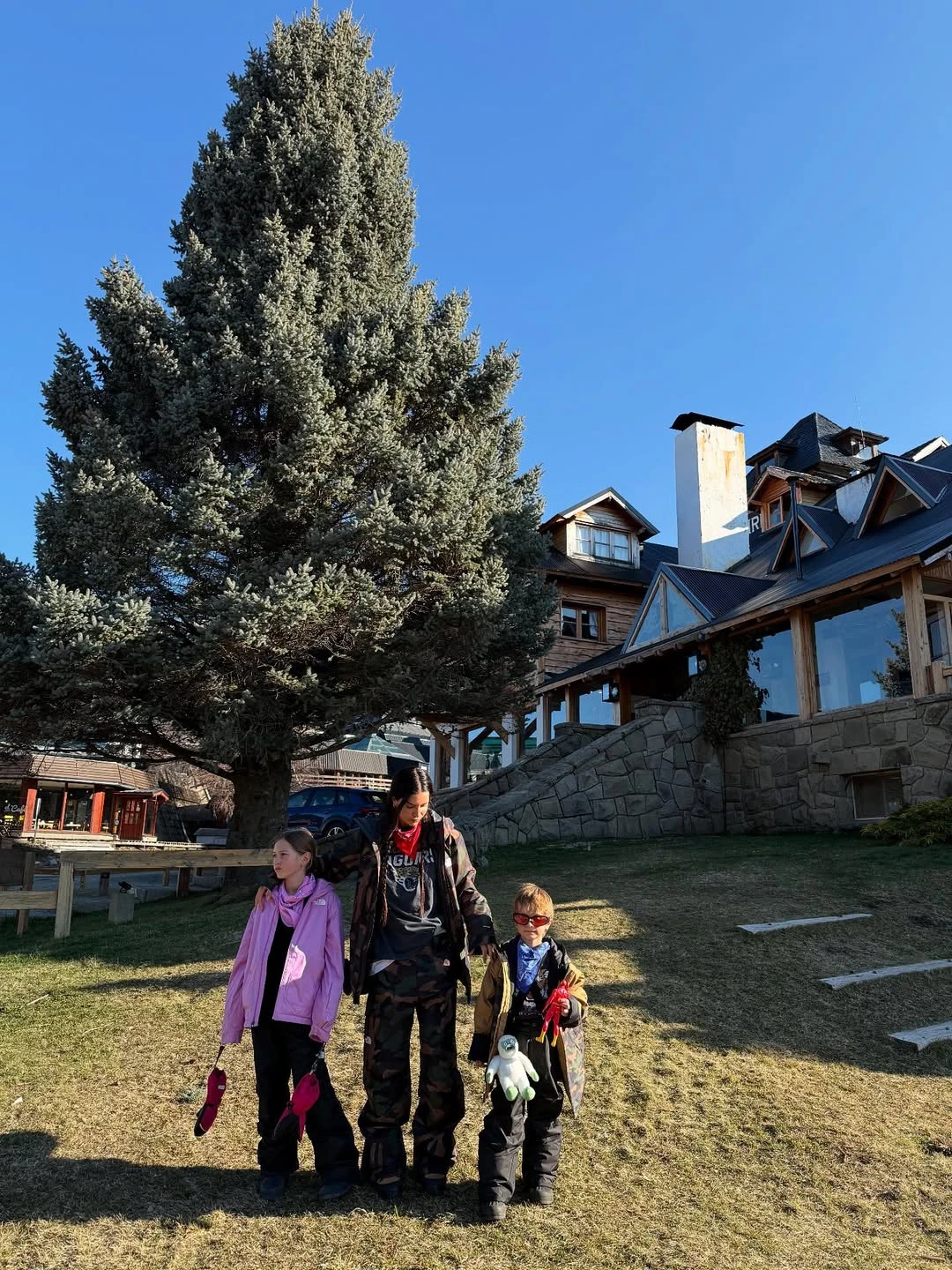 El estilo après-ski relajado y chic de Zaira Nara para sus días en familia en su casa de montaña