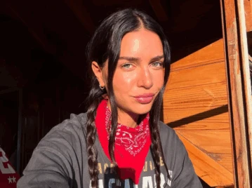 El estilo après-ski relajado y chic de Zaira Nara para sus días en familia en su casa de montaña