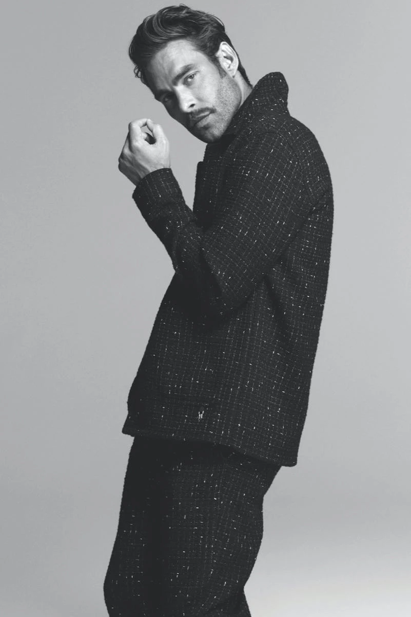 Paris Hilton protagoniza la campaña de Karl Lagerfeld fall 2025