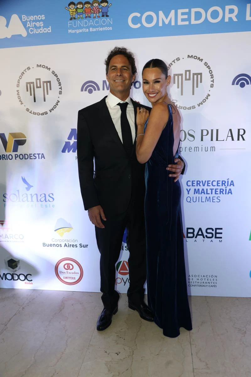 Carolina "Pampita" Ardohain junto a Martín Pepa.