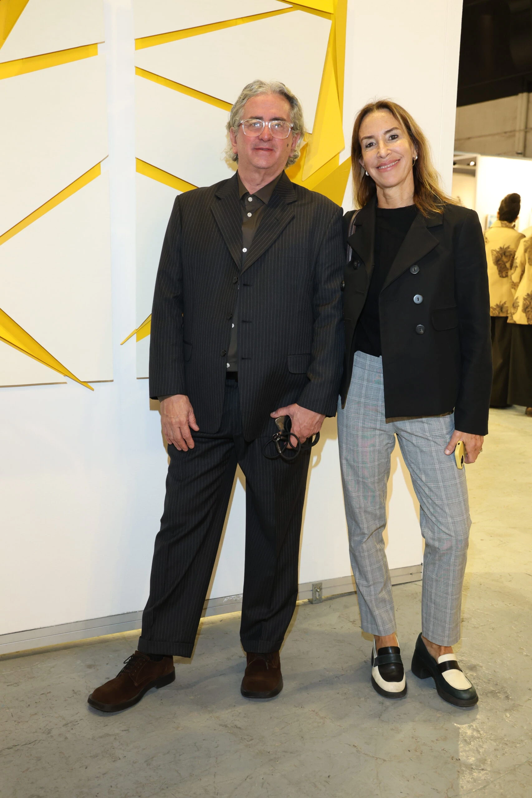 Julio Oropel y Andrea Rovelli, cónsul argentina en Hong Kong, en la preapertura de ARTEBA 2025_75