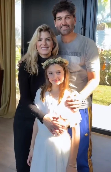 Las fotos de la primera comunión de Mila, la hija de Mery del Cerro y Meme Bouquet