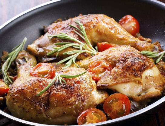 Cómo lograr que el pollo al horno quede jugoso y dorado: los secretos de los chefs