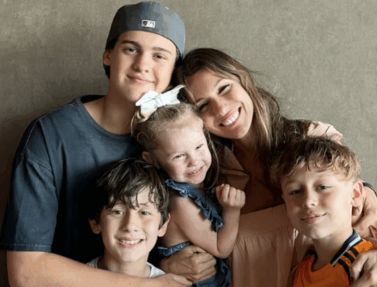 El homenaje de Pampita a sus hijos por el Día de la Niñez y el recuerdo a su hija Blanca