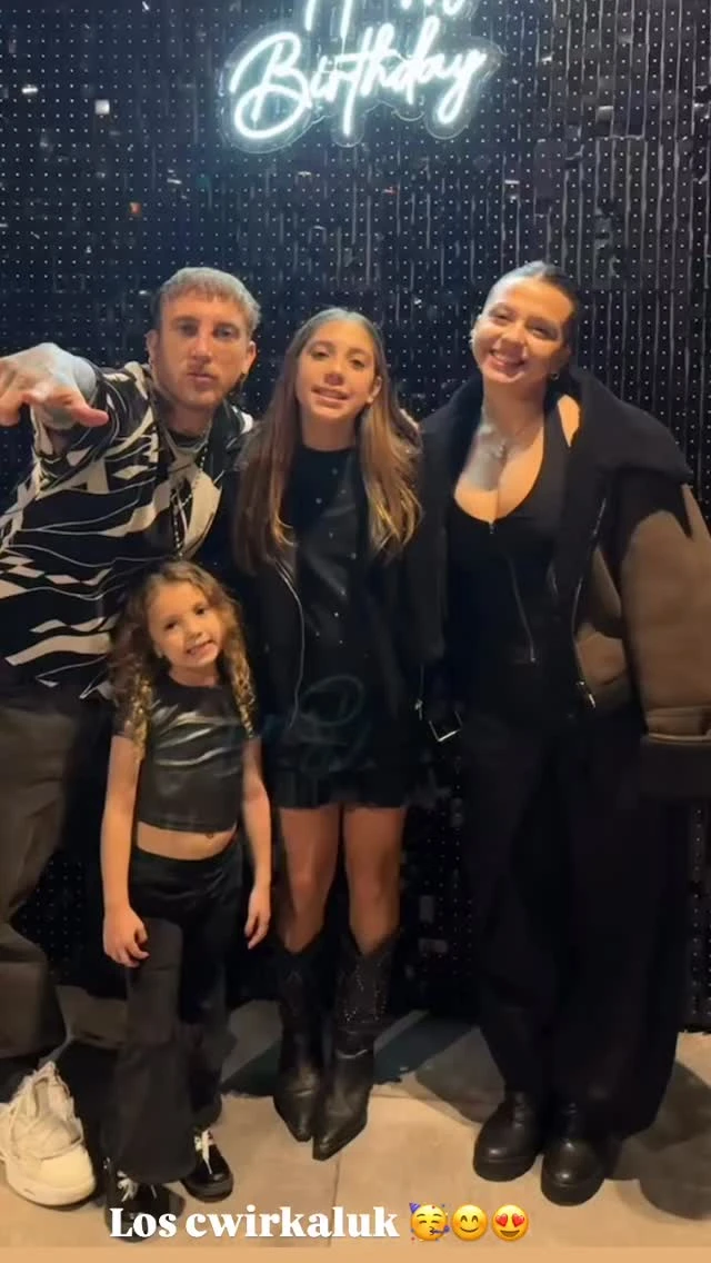 El Polaco junto a sus hijas. Fotos: IG.