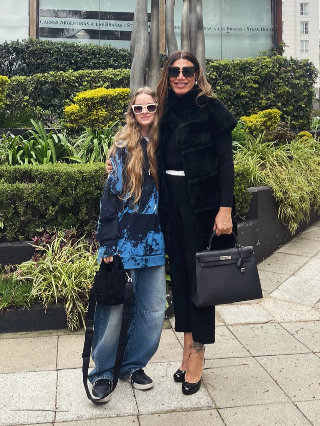 Flor de la V y su hija Isabella. Fotos: IG.