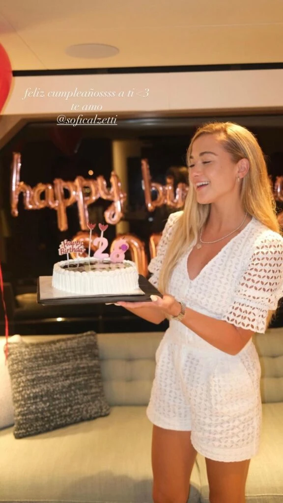 El cumpleaños de Calzetti en un yate en Grecia. Foto: IG