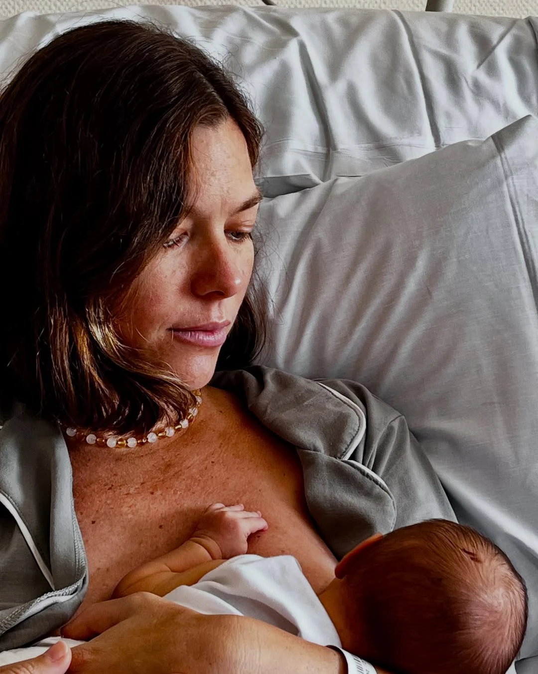 El emotivo video con el que la Trilliza María Eugenia le dio la bienvenida a Otto, su nieto que acaba de nacer