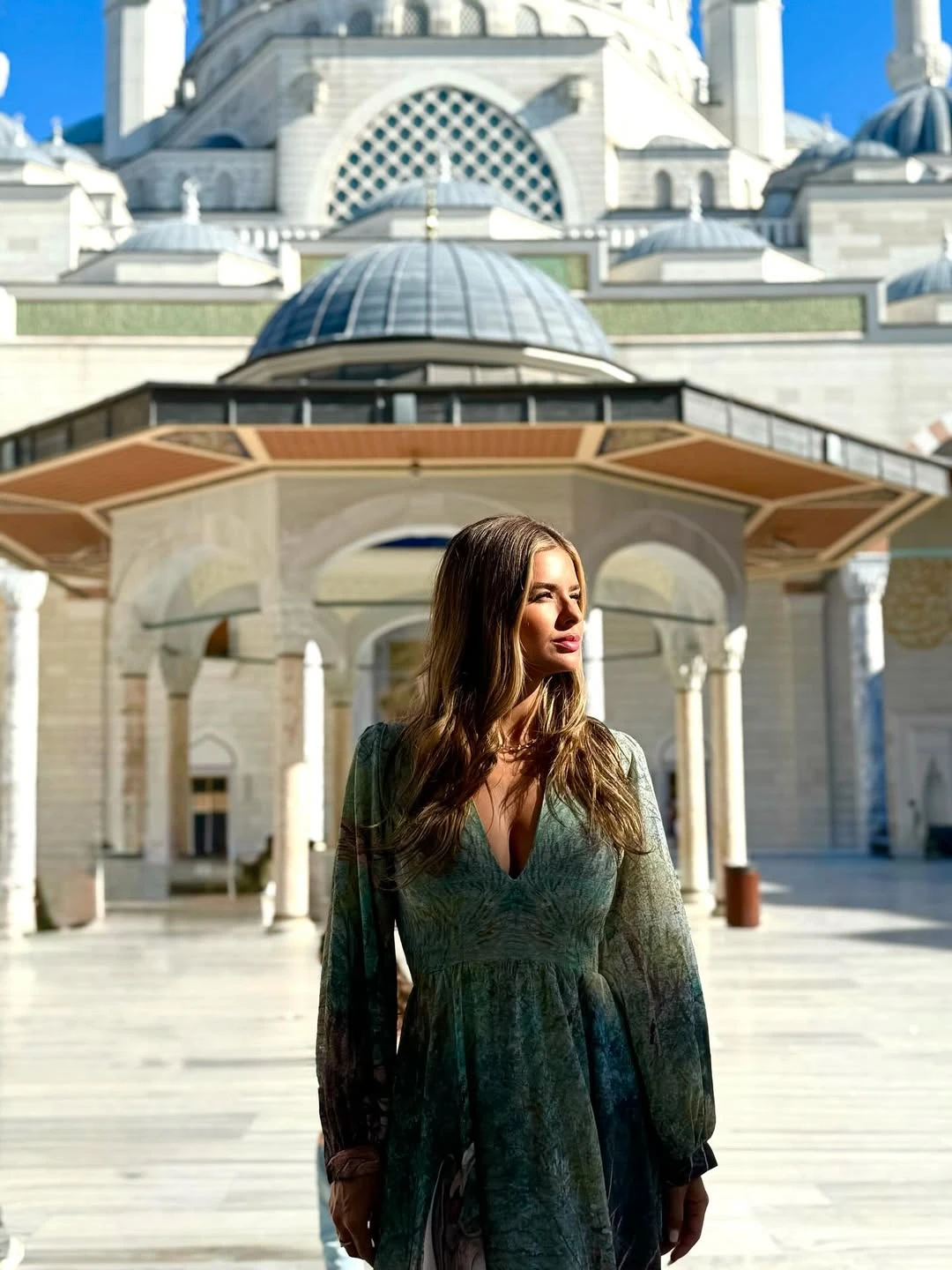 La China Suárez look