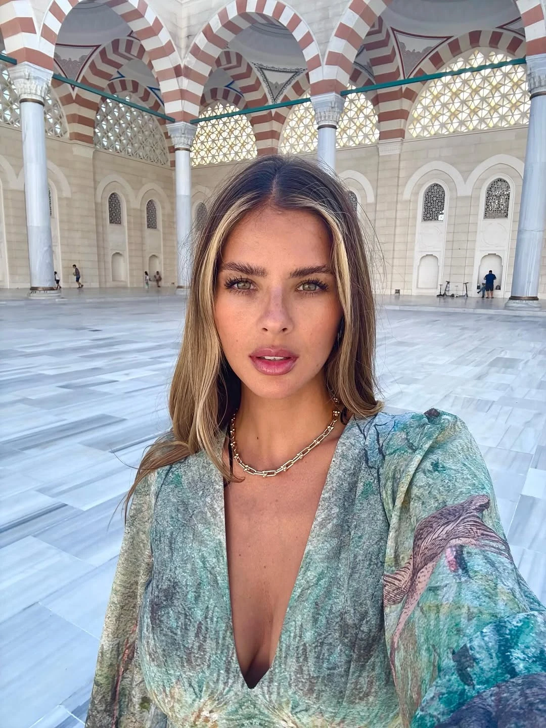 La China Suárez look