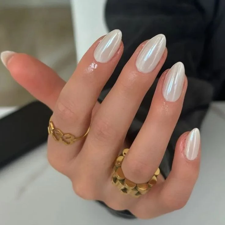 Vuelve la manicura de los 90 los estilos que son tendencia esta primavera-verano