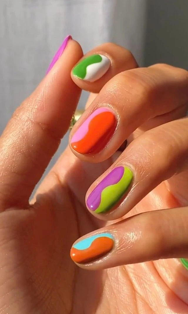 Vuelve la manicura de los 90 los estilos que son tendencia esta primavera-verano