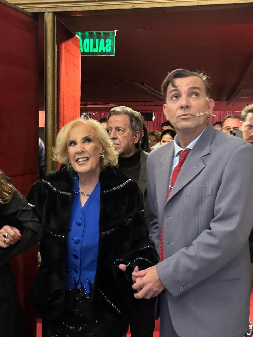 Mirtha Legrand fue al teatro y vivió una noche muy especial: Martín Bossi le cantó un tema de Sandro