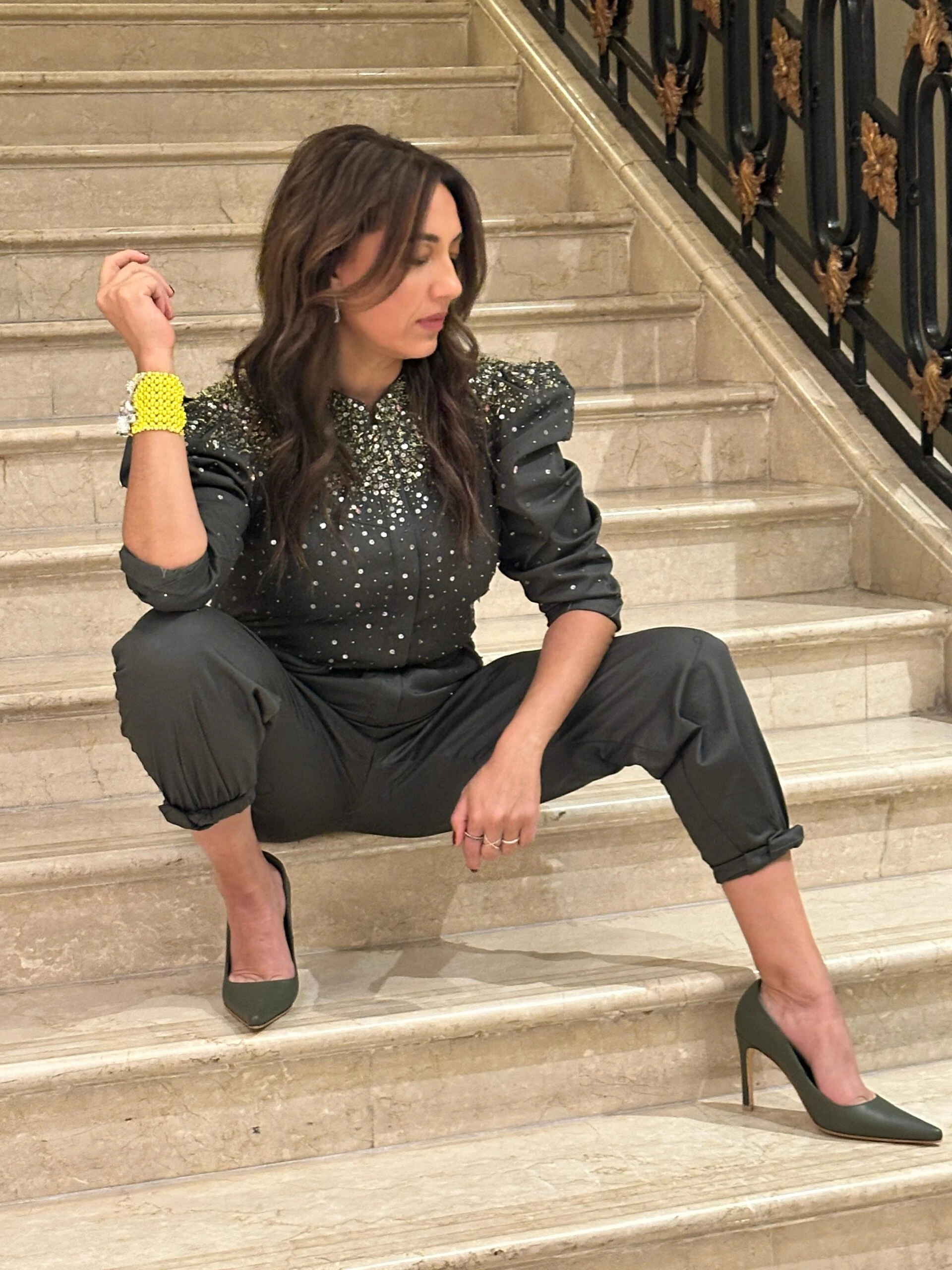 Lorena Vega deslumbró en el junket de prensa de En el barro con un look de Cynthia Martos