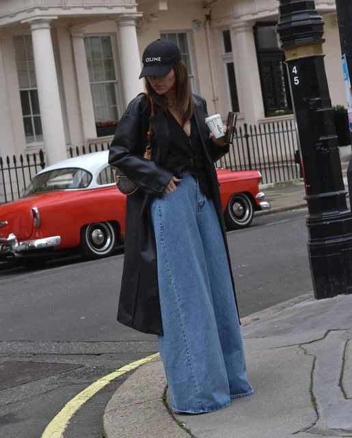 Se diferencia de los clásicos wide legs porque éstos son más anchos.