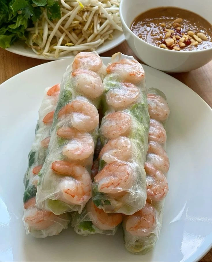 Wraps de papel de arroz con langostinos y mango