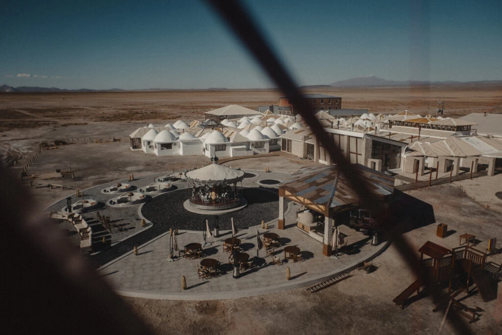 El parque temático en el Salar de Uyuni