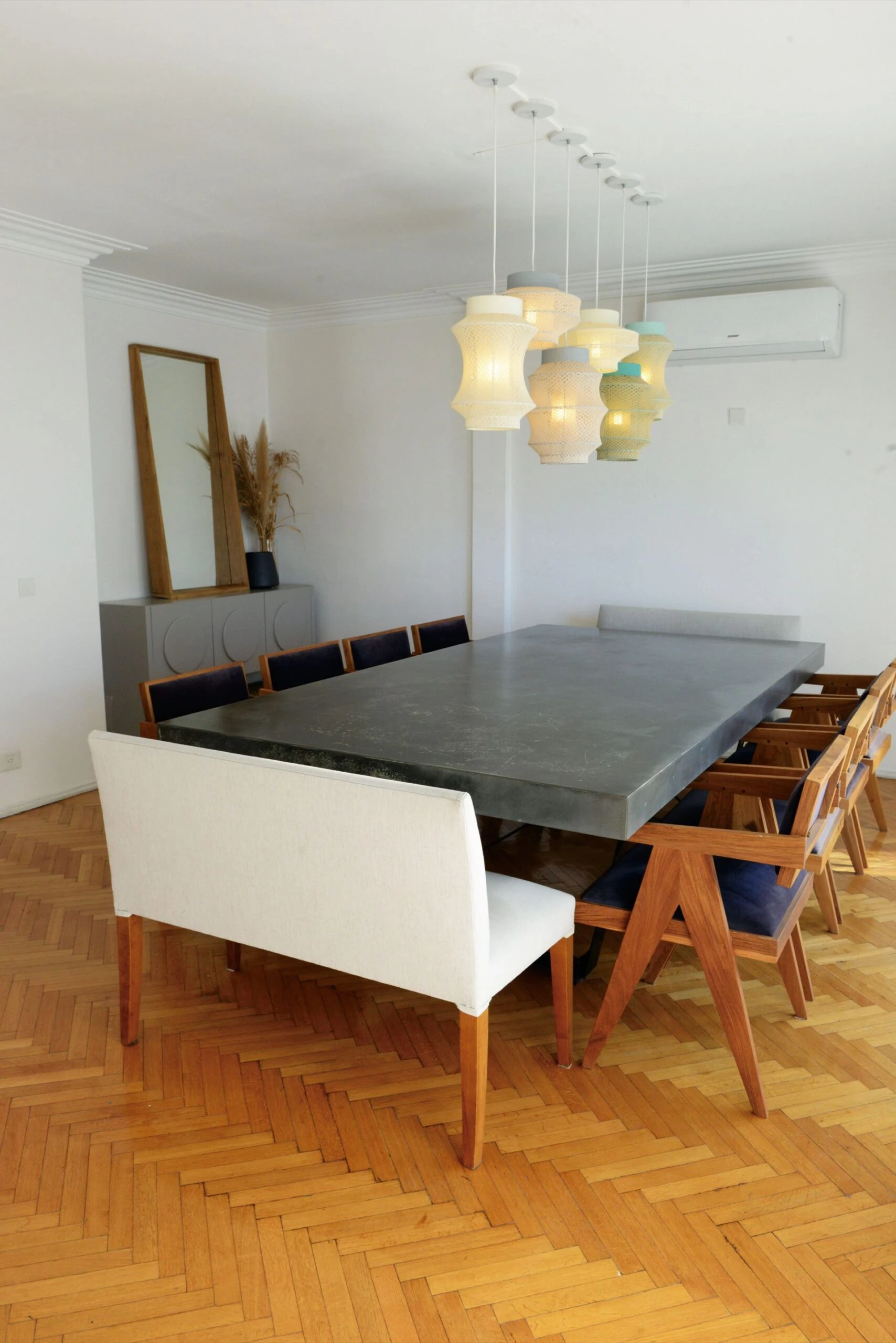 El comedor es un símbolo del estilo atemporal de la la decoración.