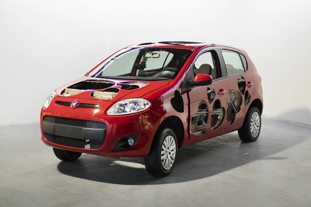 El auto rojo ahuecado de Federico Roldán Vukonich fue estrella de arteba 2025. 