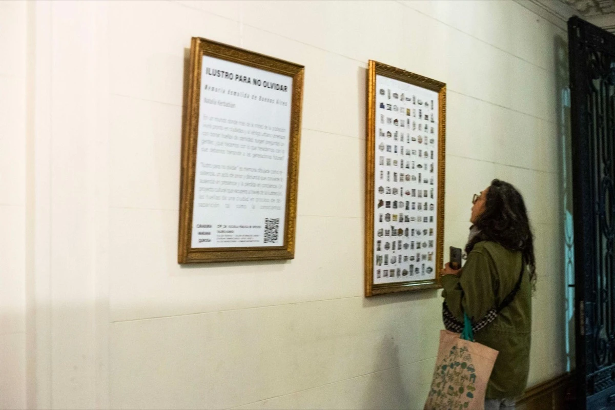 La muestra ocupa la casona de Milion, en Paraná 1048, una joya arquitectónica inaugurada en 1913 