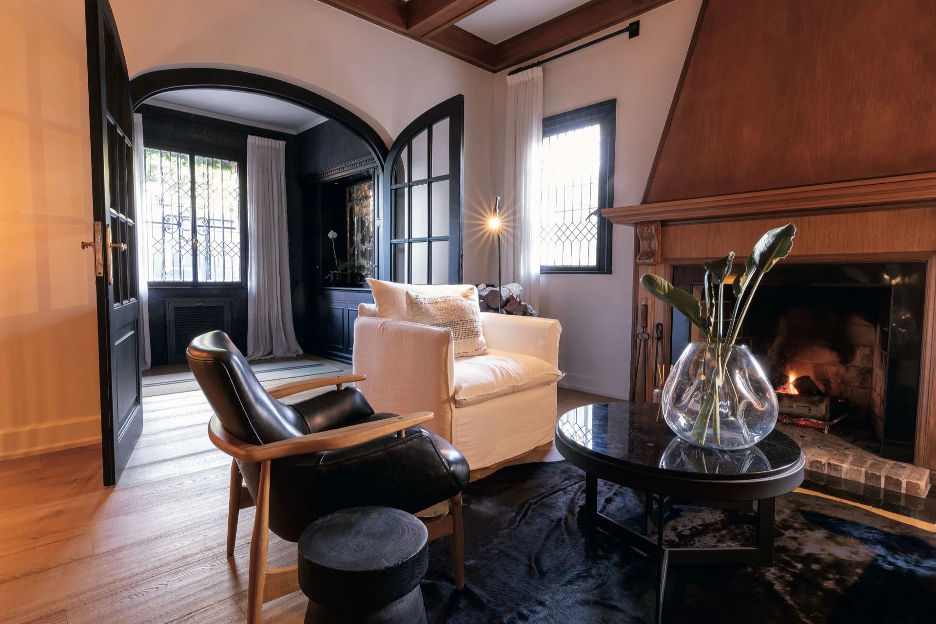 La antesala fue pensada como un espacio de transición y contemplación.