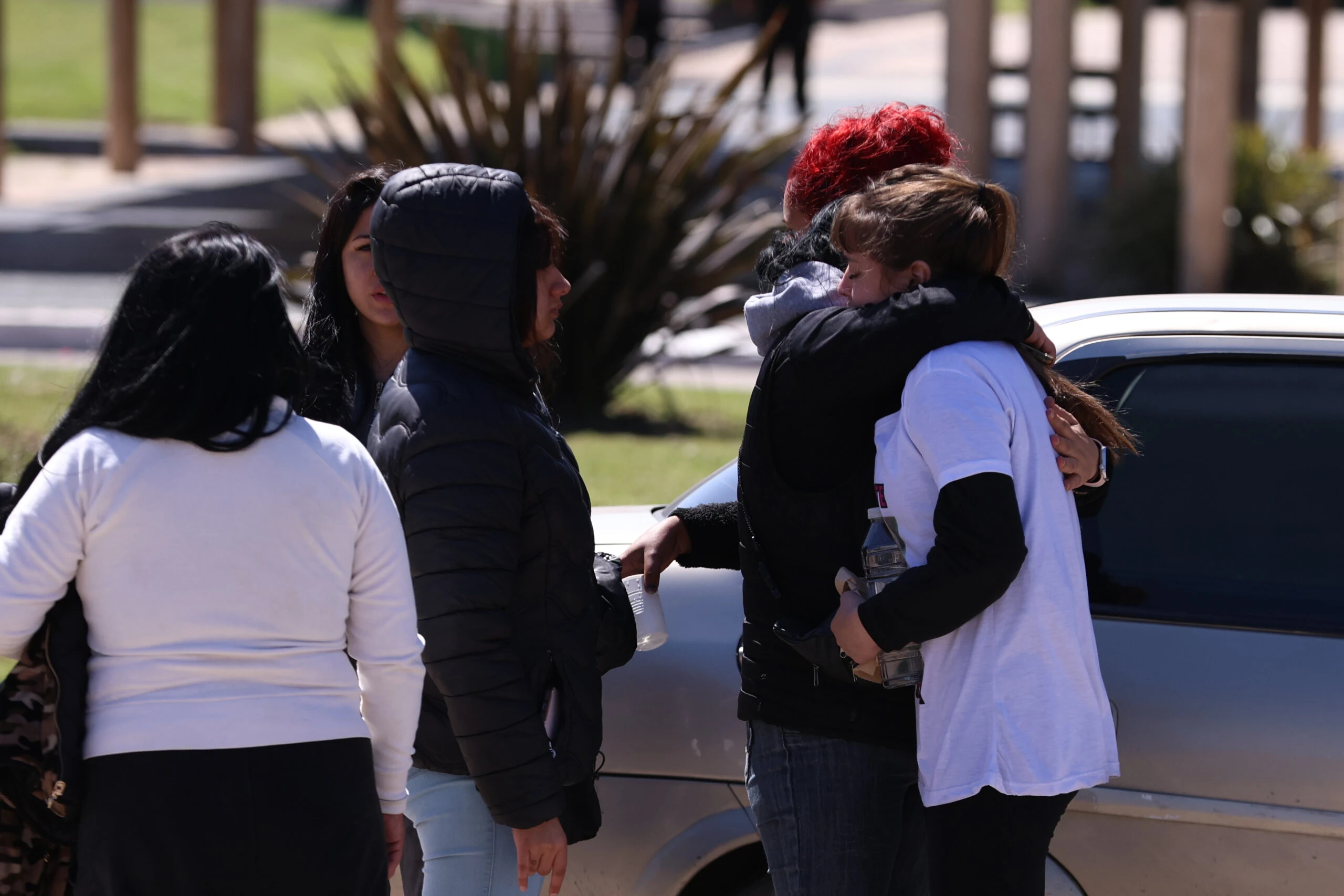 Dolor y consternación en la despedida a Morena y Brenda