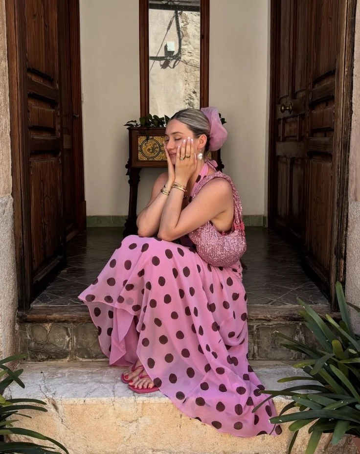 Así se lucen los polka dots dress esta primavera.