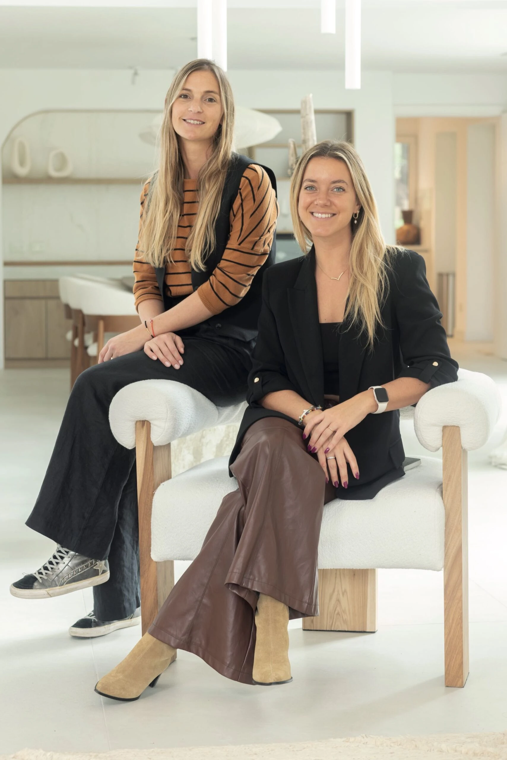 Angeles Bradley interiorista y la arquitecta Manu Berraz.