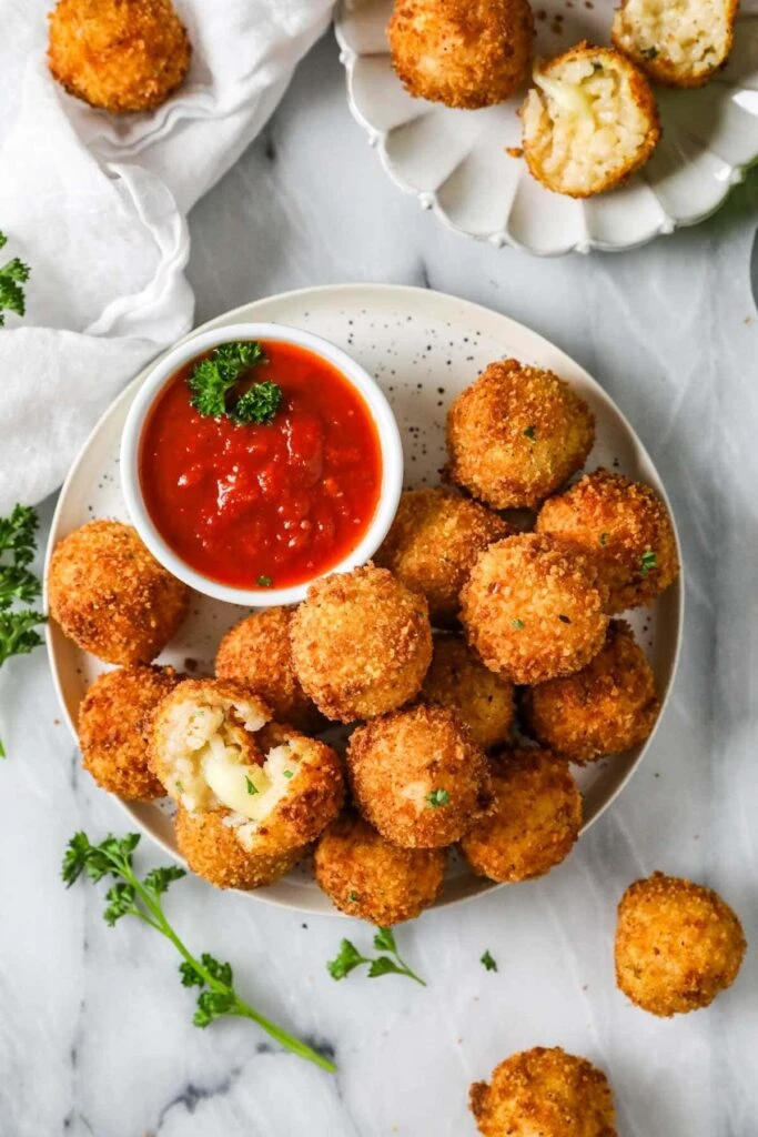 Cómo hacer risotto balls: una receta crocante por fuera y cremosa por dentro

