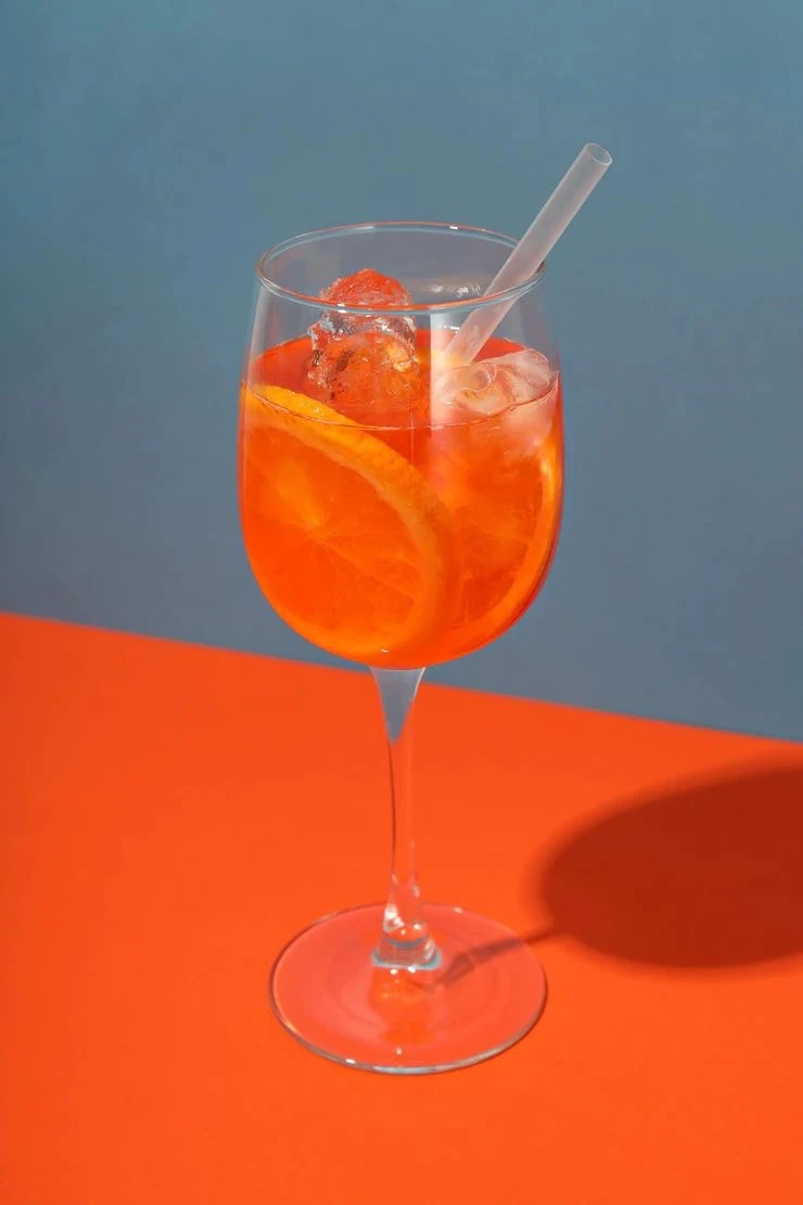 La tonalidad que toma su nombre del popular aperitivo amargo italiano