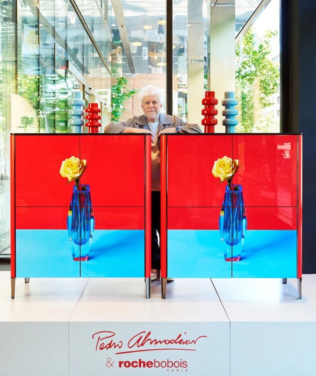 “Siempre he pensado que los muebles podían hablar, igual que los personajes”, asegura Pedro Almodóvar. 