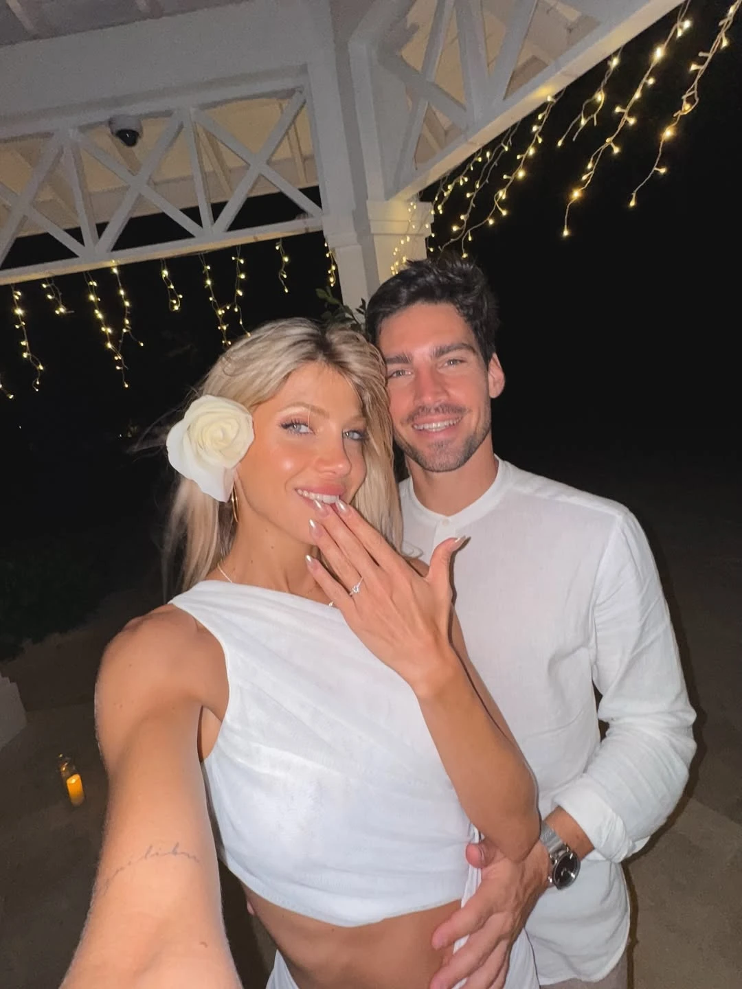 Cande Ruggeri mostró el anillo de compromiso que le regaló Nico Maccari en el pedido de casamiento