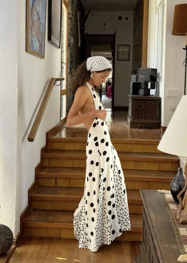 Así se lucen los polka dots dress esta primavera.